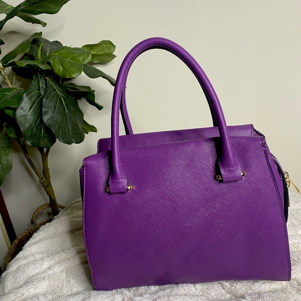 A New Day purple s/m SZ bag